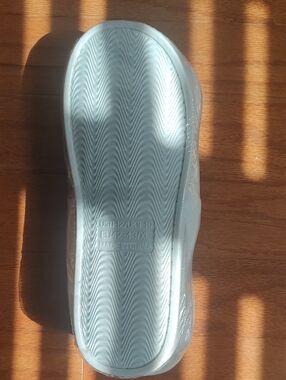 Source Unknown Cream Women’s Slide Slippers